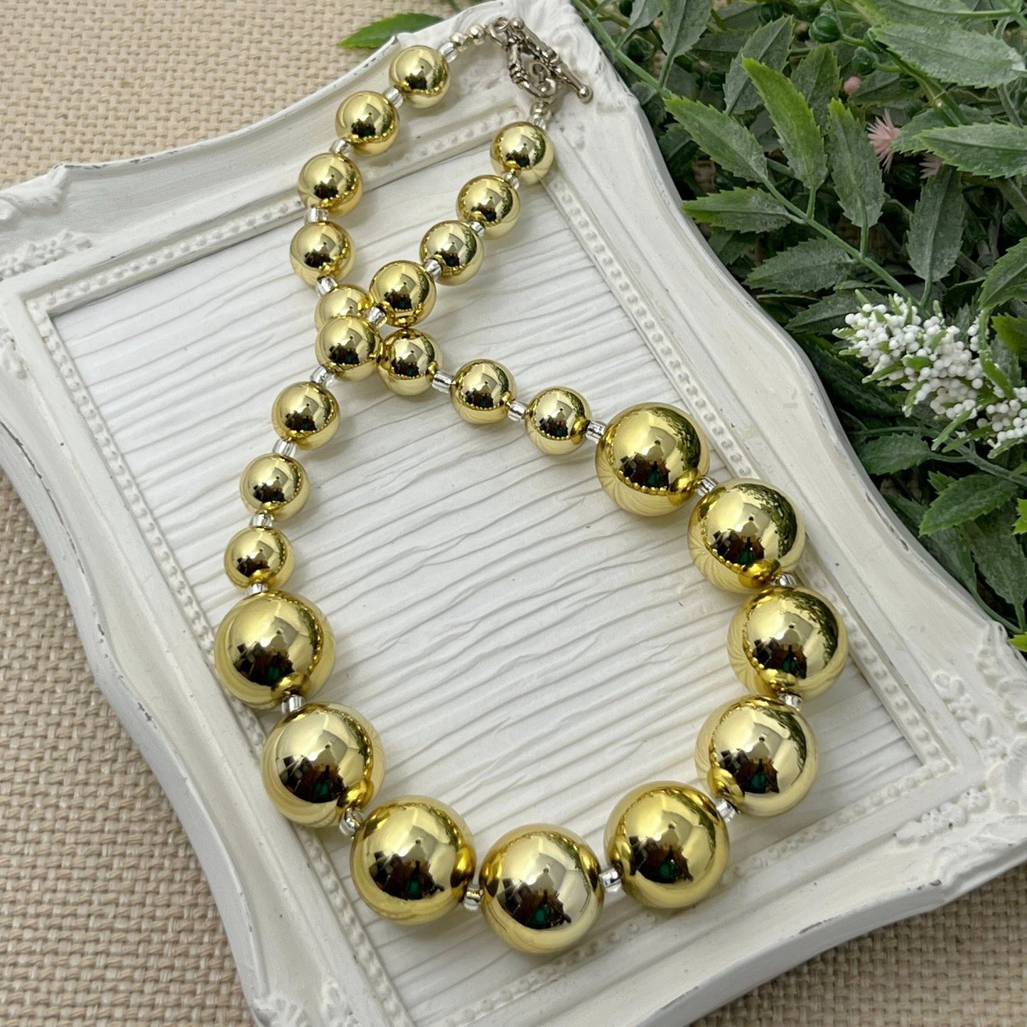All Gold Metalic Not-so-chunky Necklace