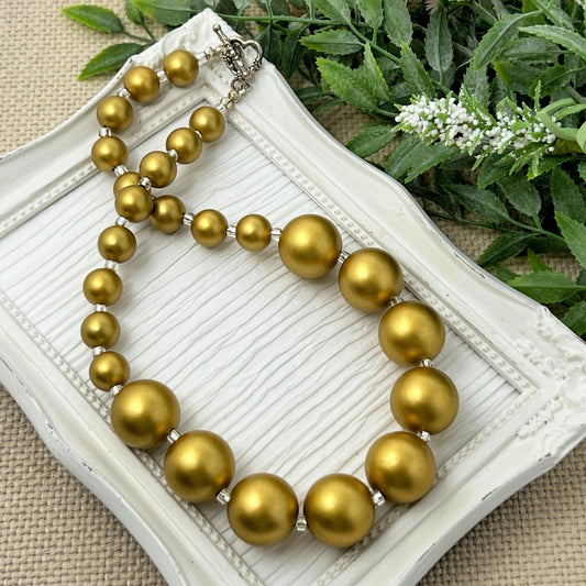 Bright Matte Gold Not-so-chunky Necklace
